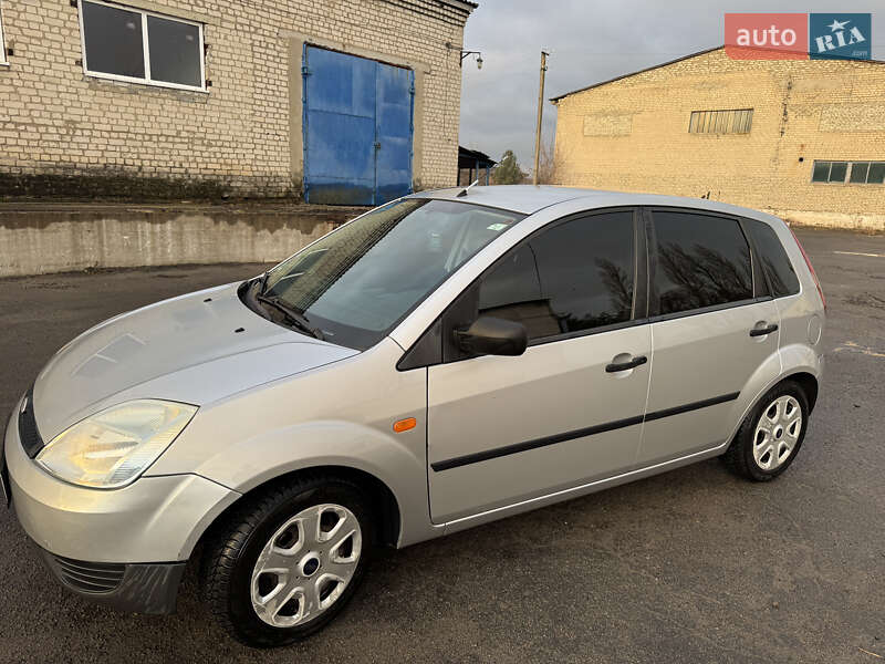 2004 ford fiesta