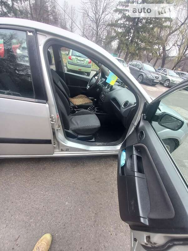 2006 ford fiesta
