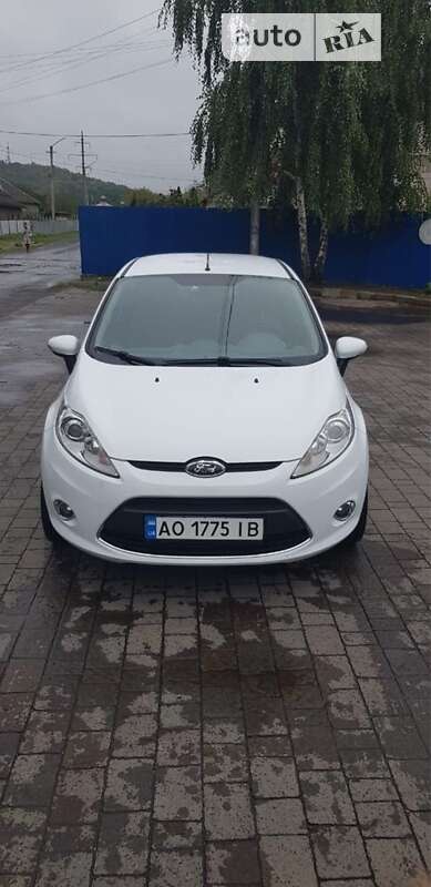 2010 ford fiesta