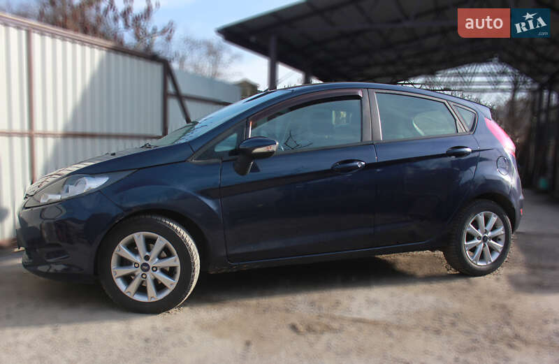 2010 ford fiesta