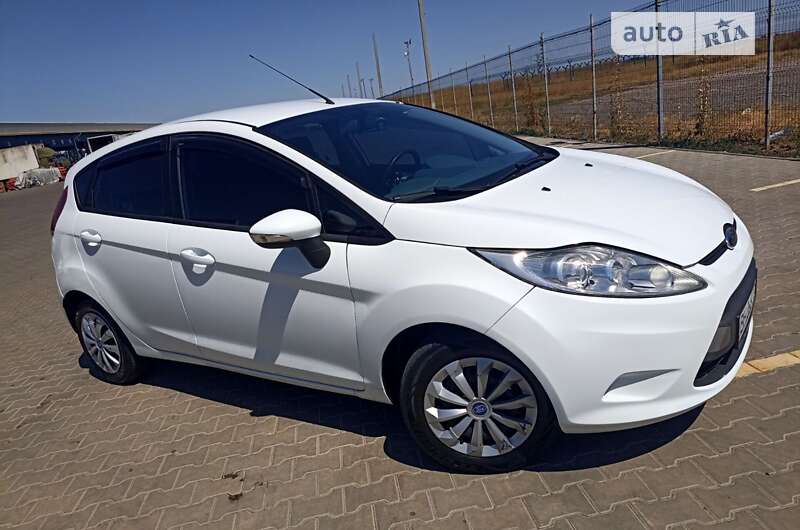 2010 ford fiesta