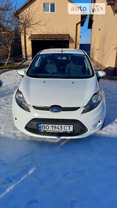 2010 ford fiesta