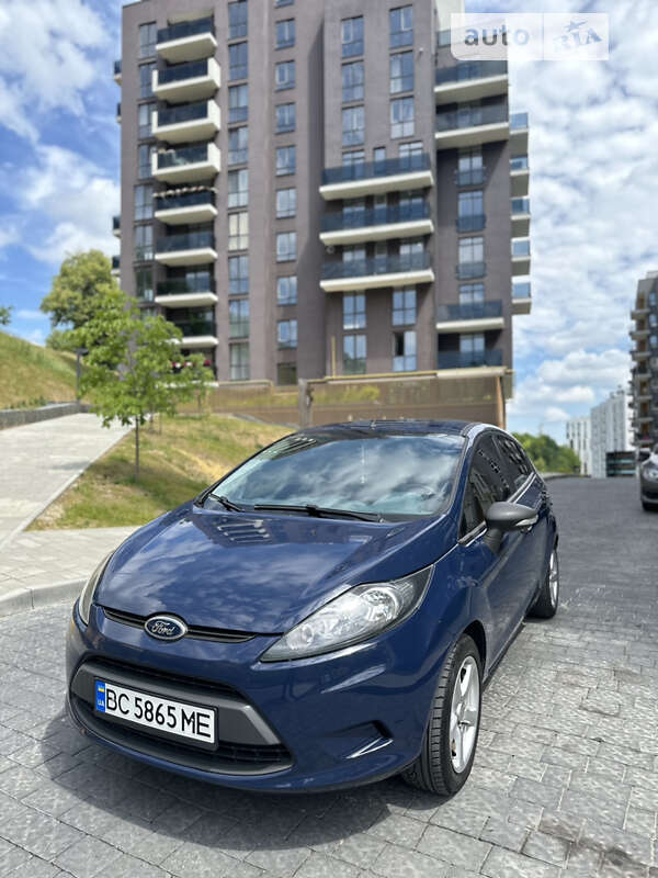 2010 ford fiesta