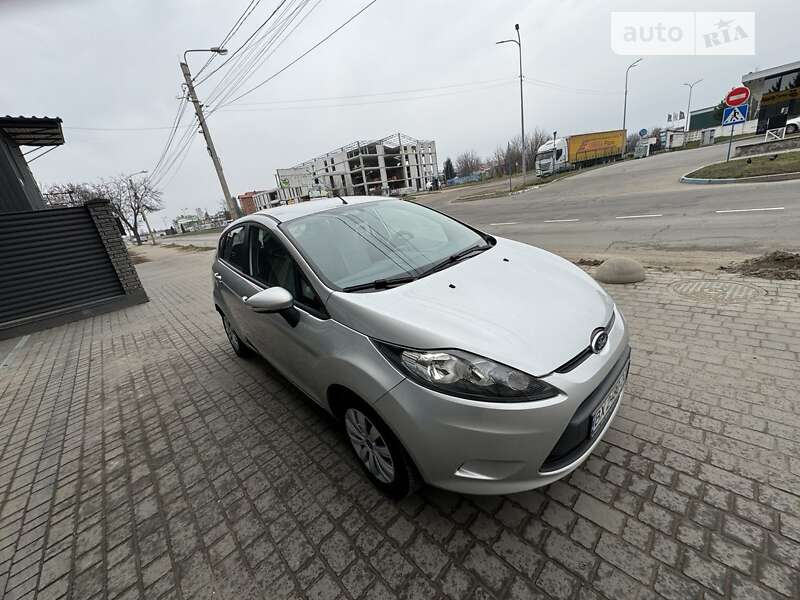 2010 ford fiesta