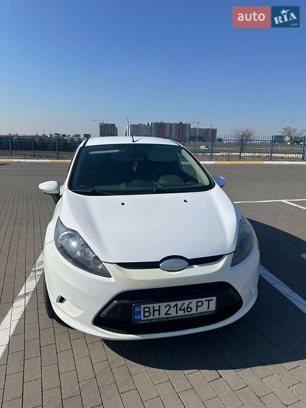 2010 ford fiesta