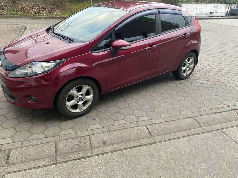2010 ford fiesta