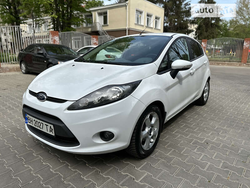 2010 ford fiesta