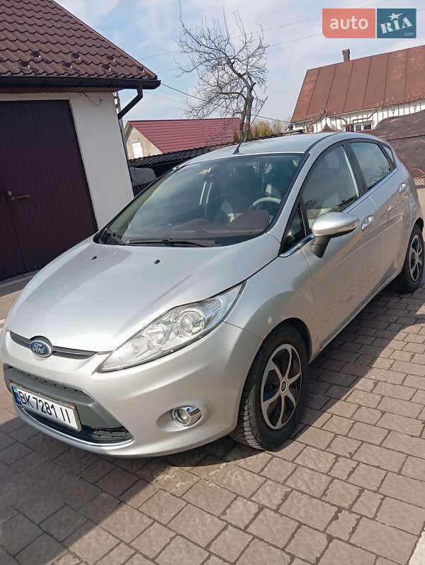 2011 ford fiesta