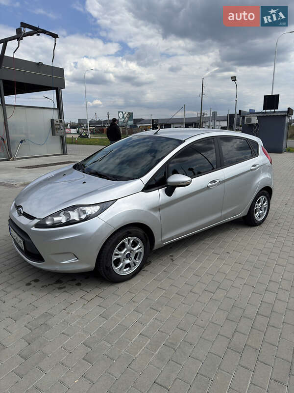 2011 ford fiesta