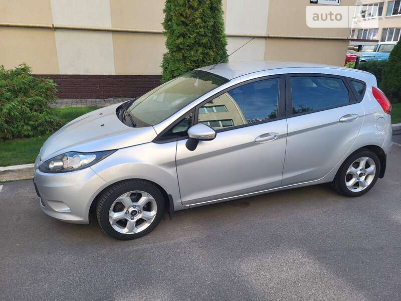 2011 ford fiesta