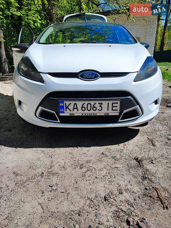 2011 ford fiesta