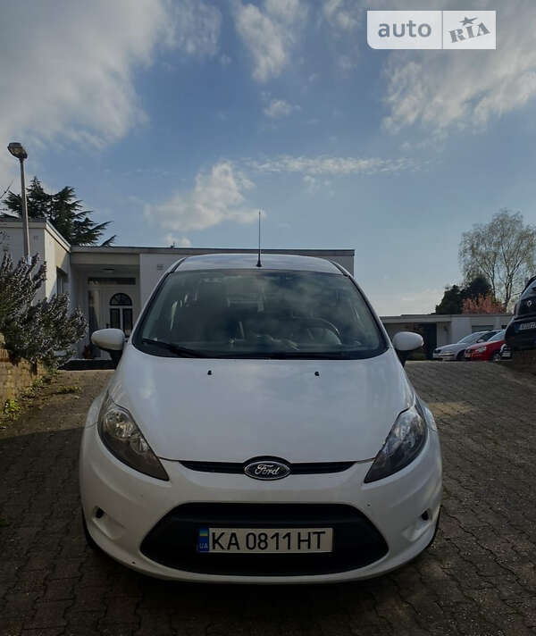 2011 ford fiesta