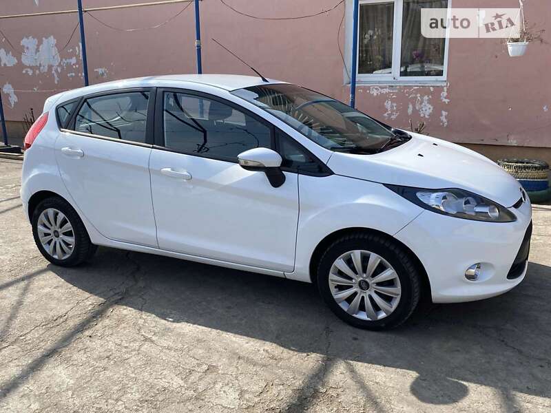 2011 ford fiesta