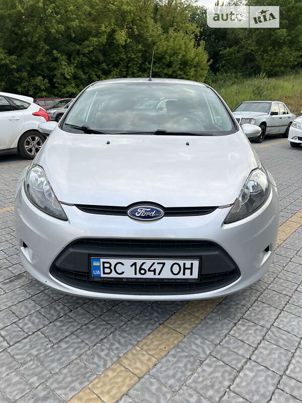 2012 ford fiesta