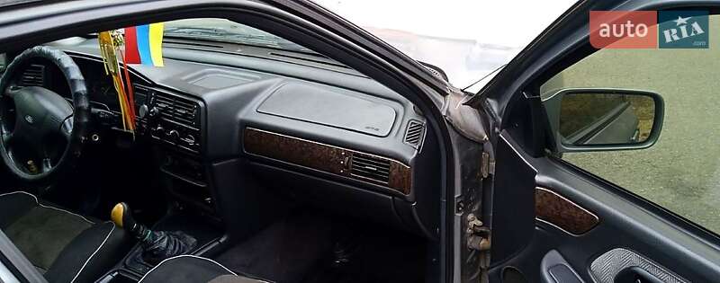 1994 ford scorpio
