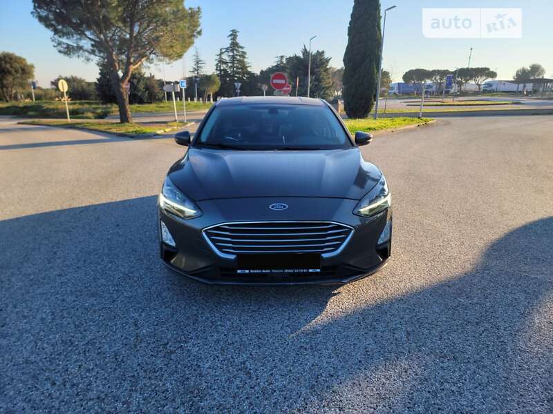 2019 ford focus