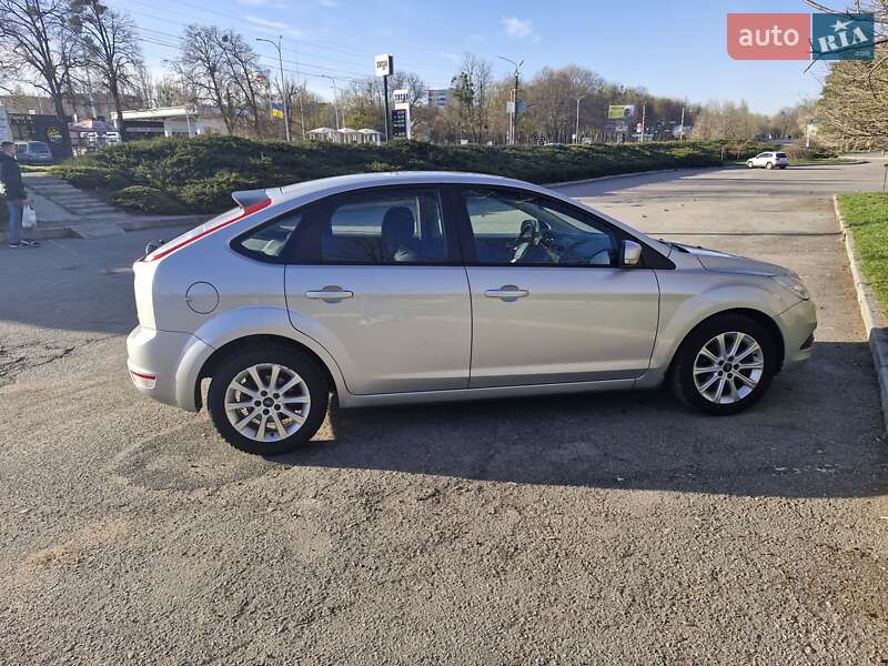 2010 ford focus