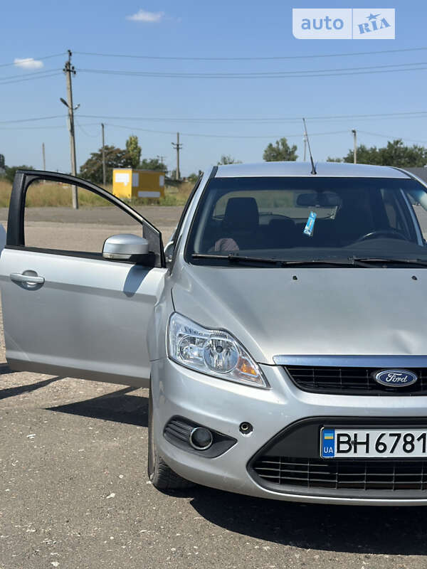 2010 ford focus