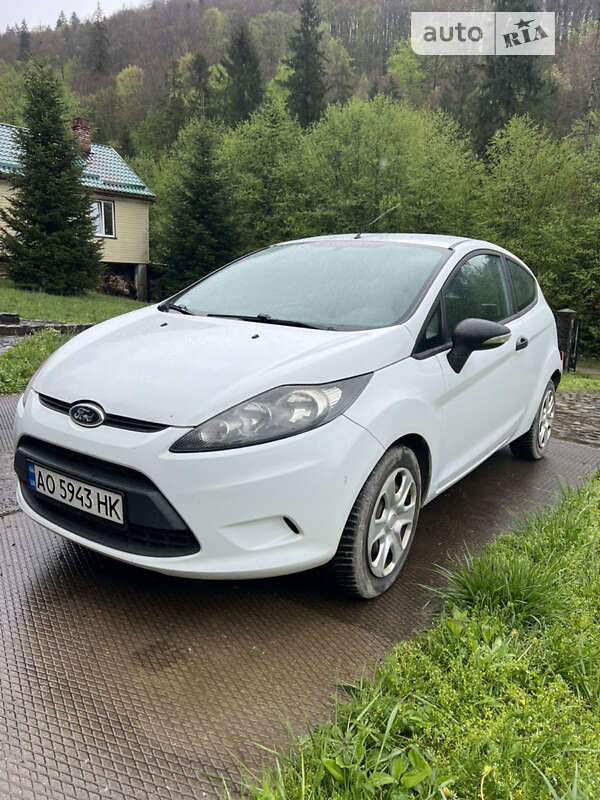 2010 ford fiesta