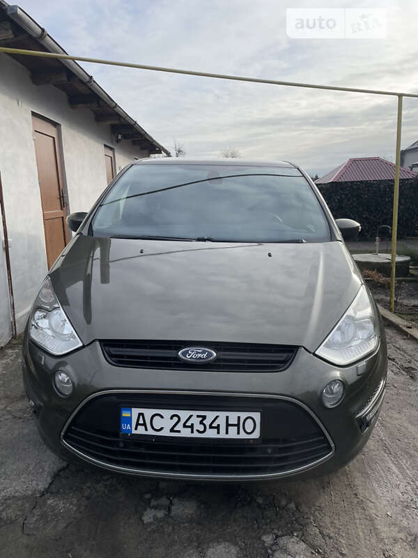 2010 ford s-max