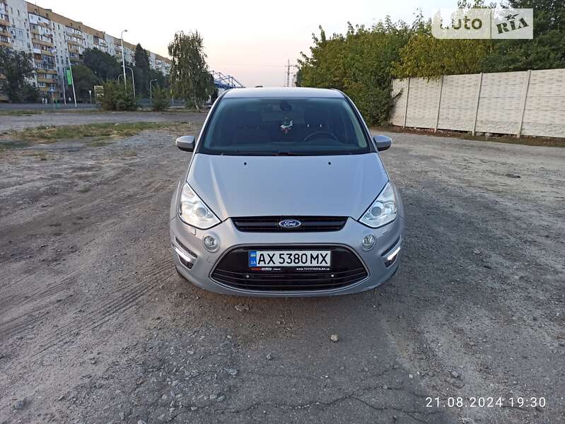 2011 ford s-max