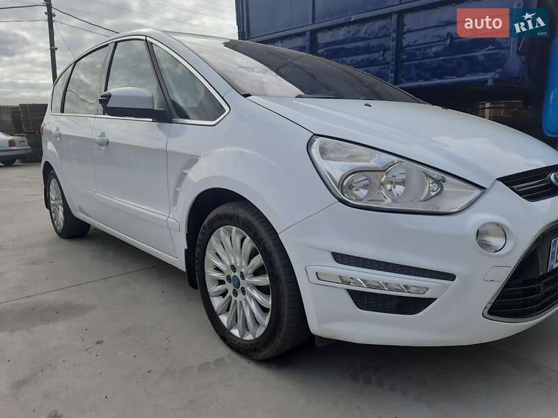 2011 ford s-max