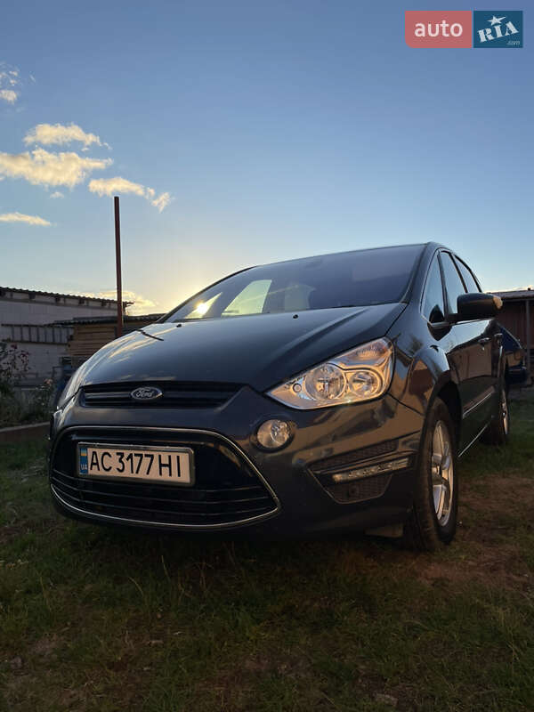 2011 ford s-max