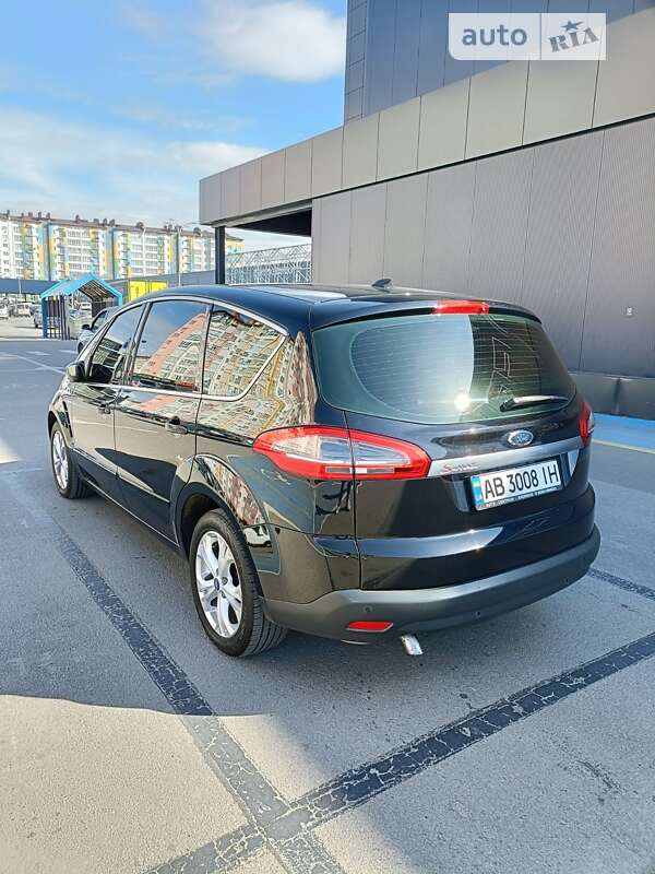 2011 ford s-max