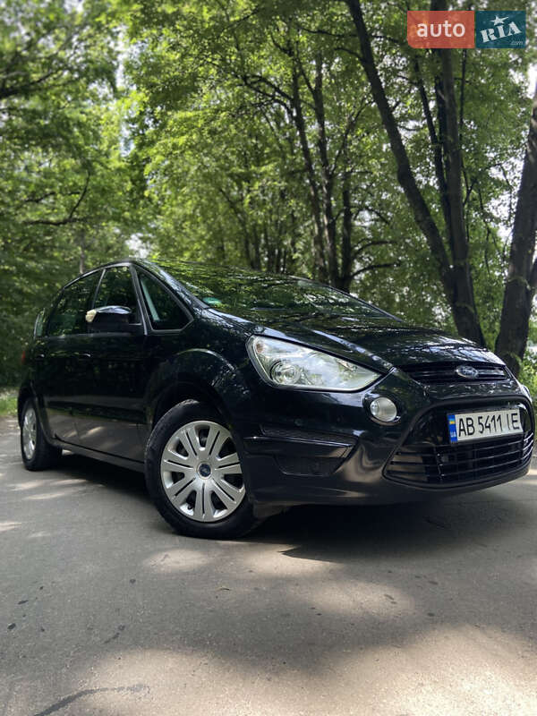 2011 ford s-max