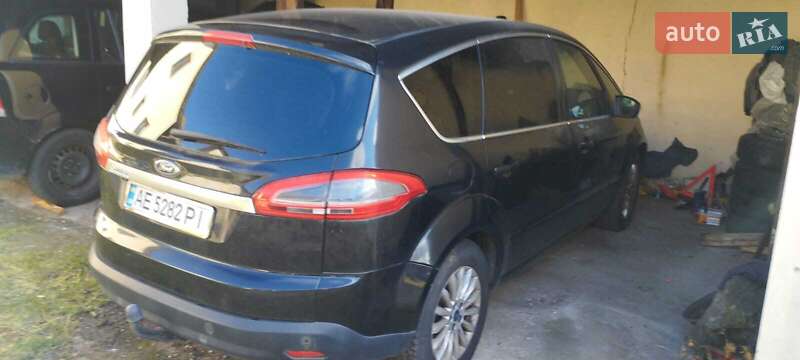 2011 ford s-max