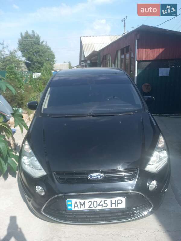 2013 ford s-max