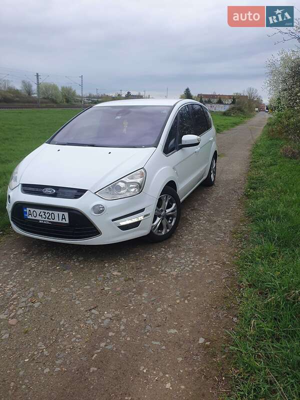 2013 ford s-max