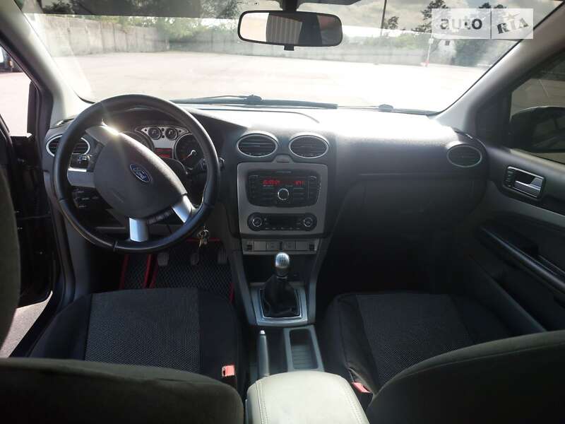 2010 ford focus