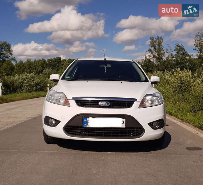 2010 ford focus