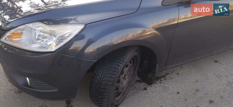 2010 ford focus