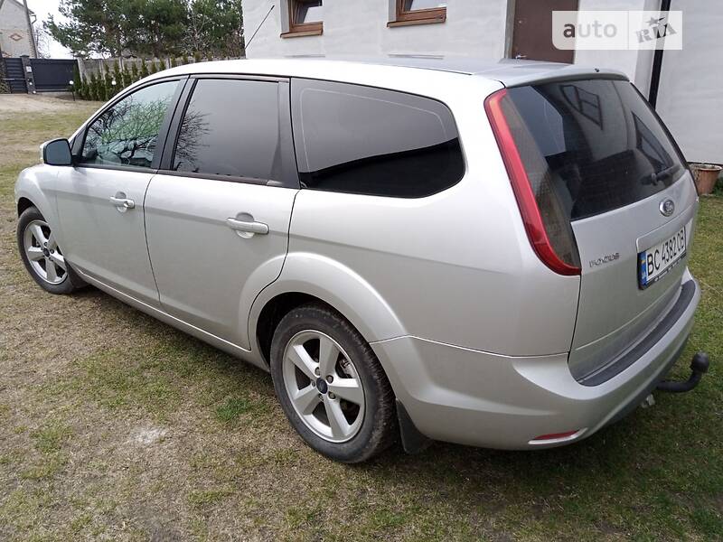 2010 ford focus