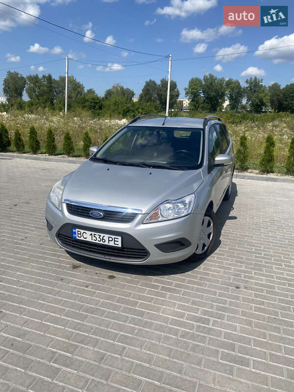 2010 ford focus