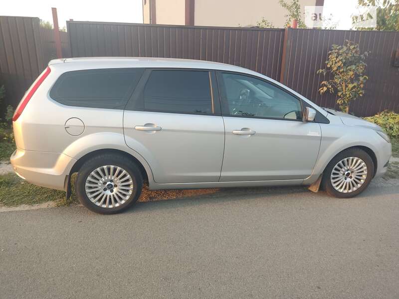 2010 ford focus
