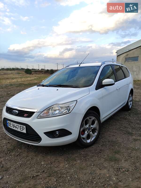 2010 ford focus