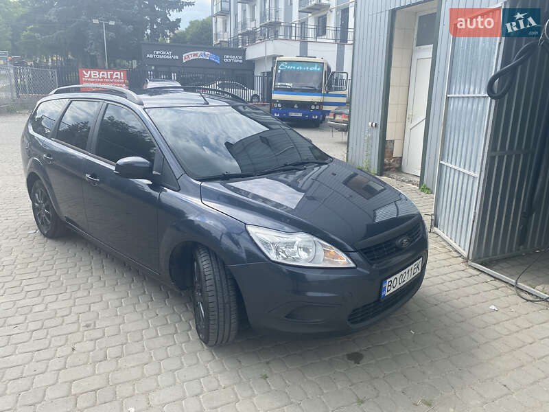 2010 ford focus