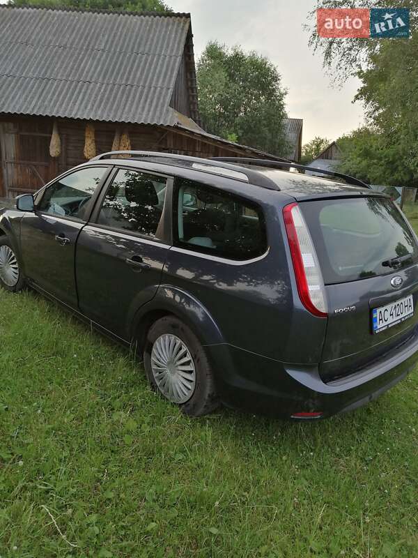 2010 ford focus
