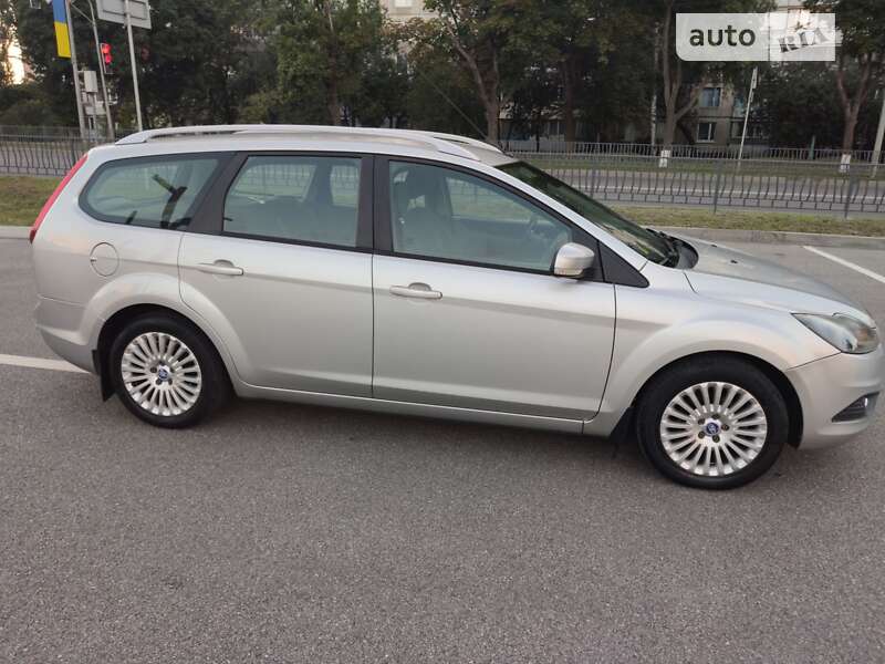 2010 ford focus