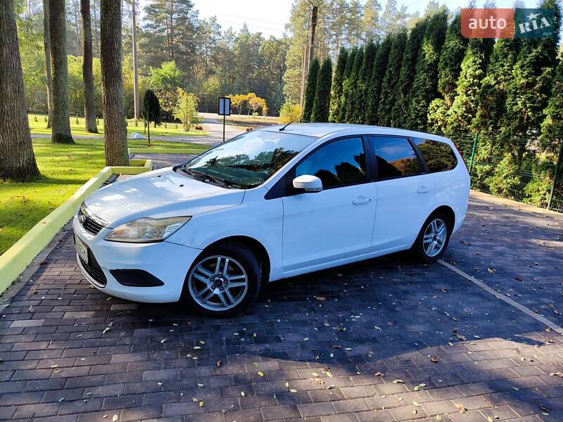 2010 ford focus