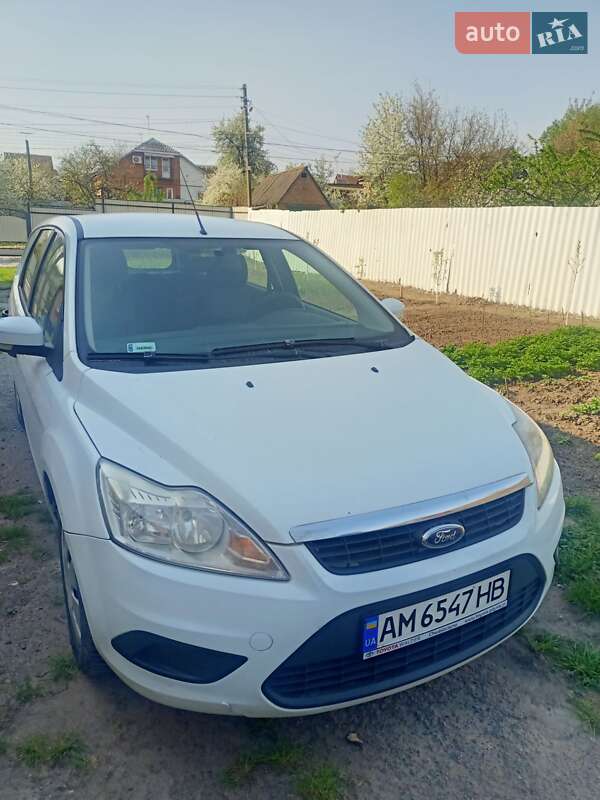2010 ford focus