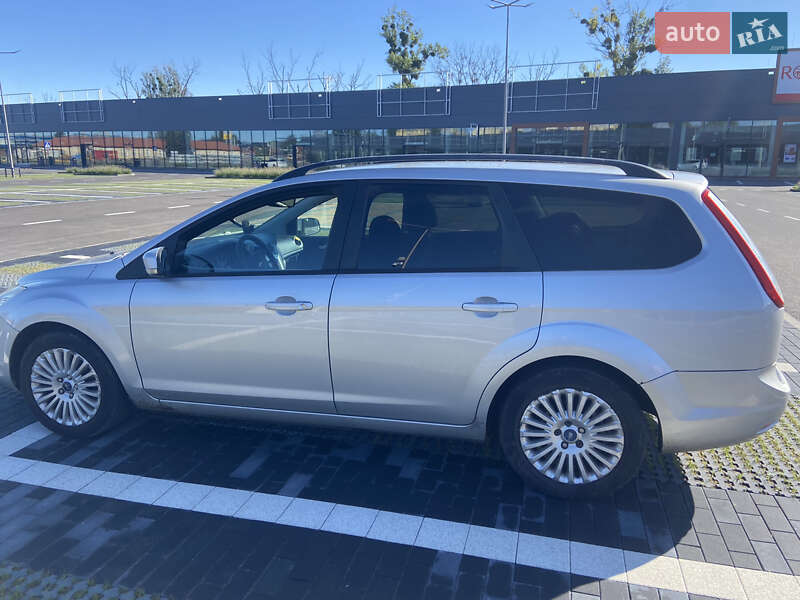 2010 ford focus