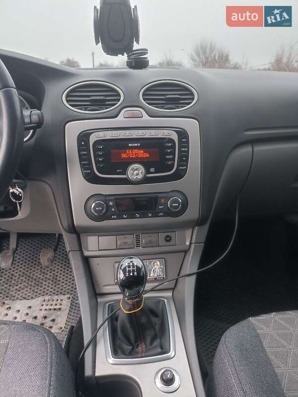 2010 ford focus
