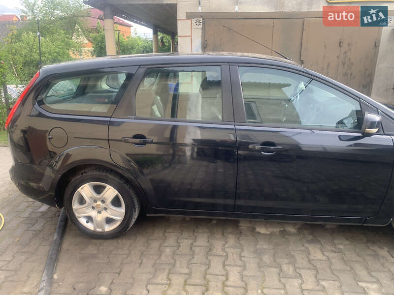 2010 ford focus