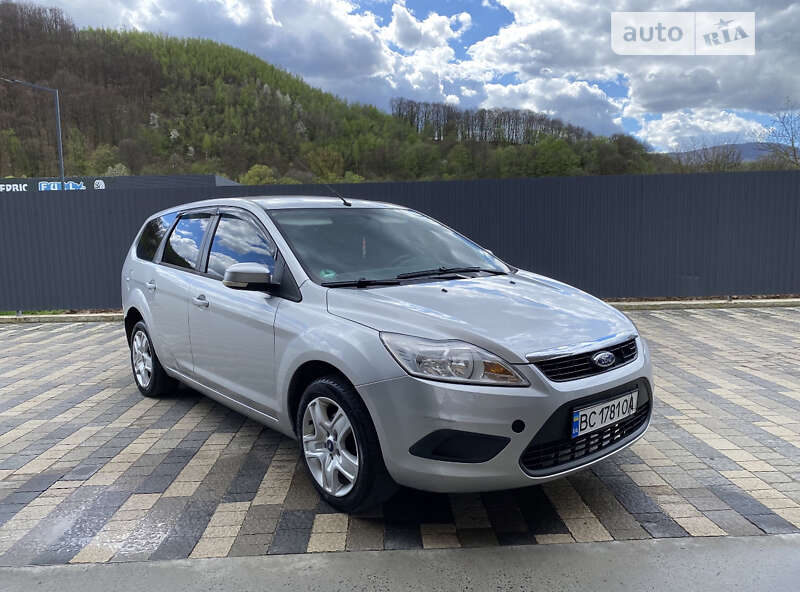 2010 ford focus