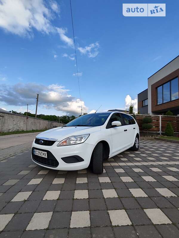 2010 ford focus