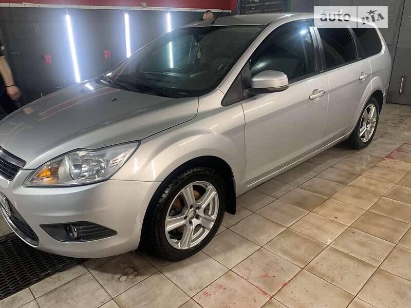 2010 ford focus